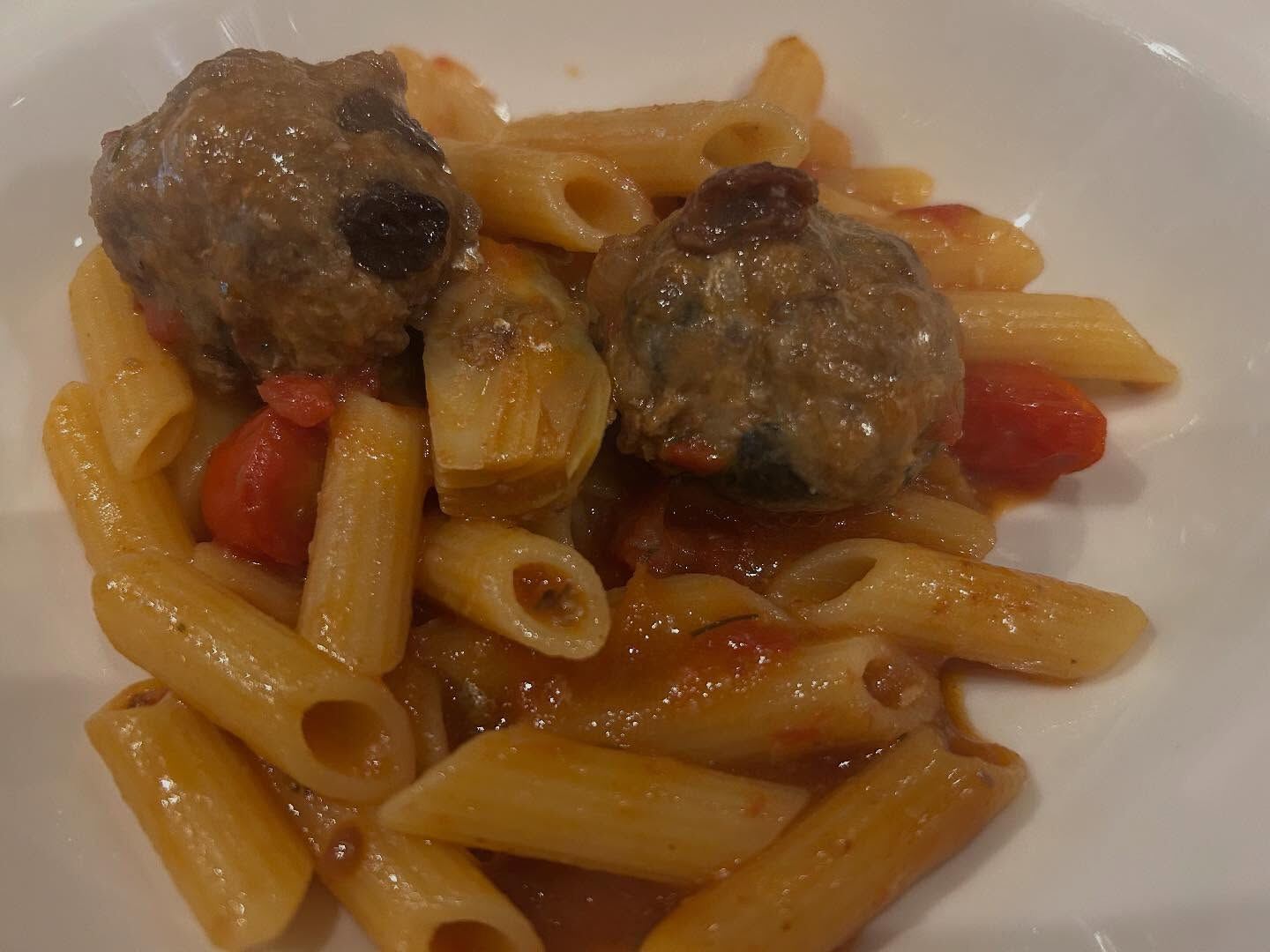 Penne con polpetti di sarde.