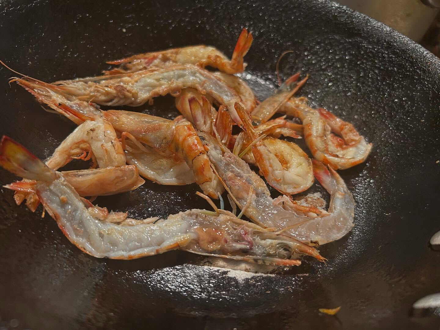 車海老にピスタチオを合わせたパスタです