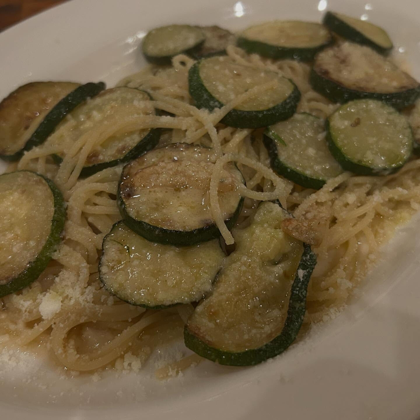 Spaghetti con zucchine e menta