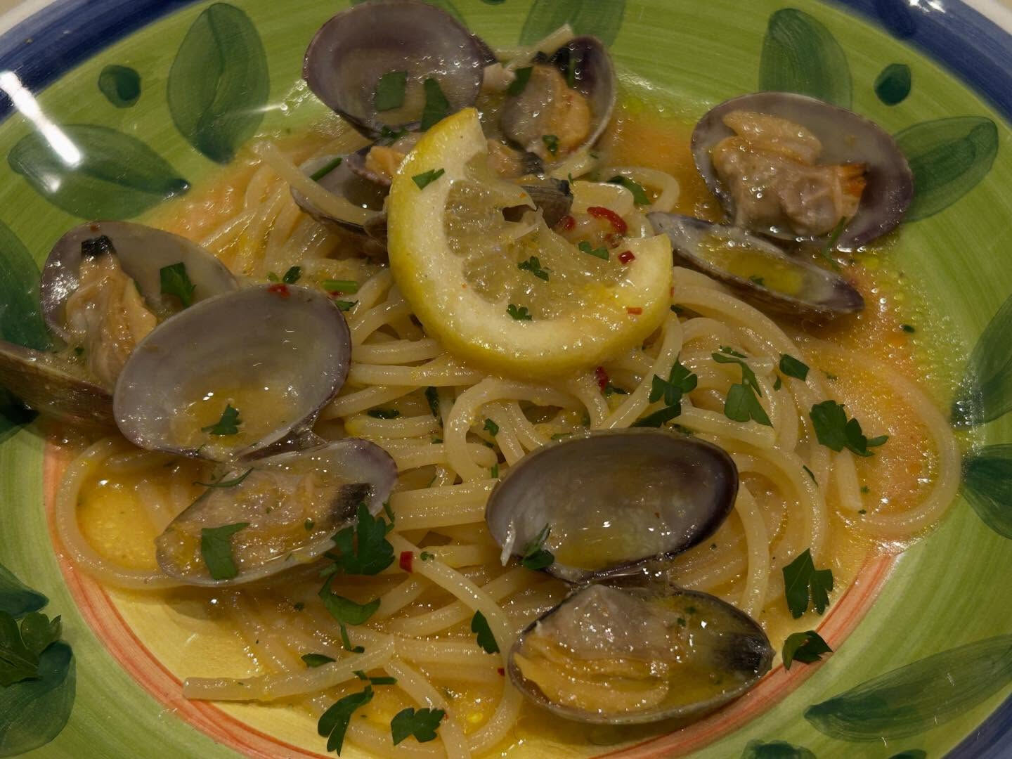 Spaghetti con vongole e limone