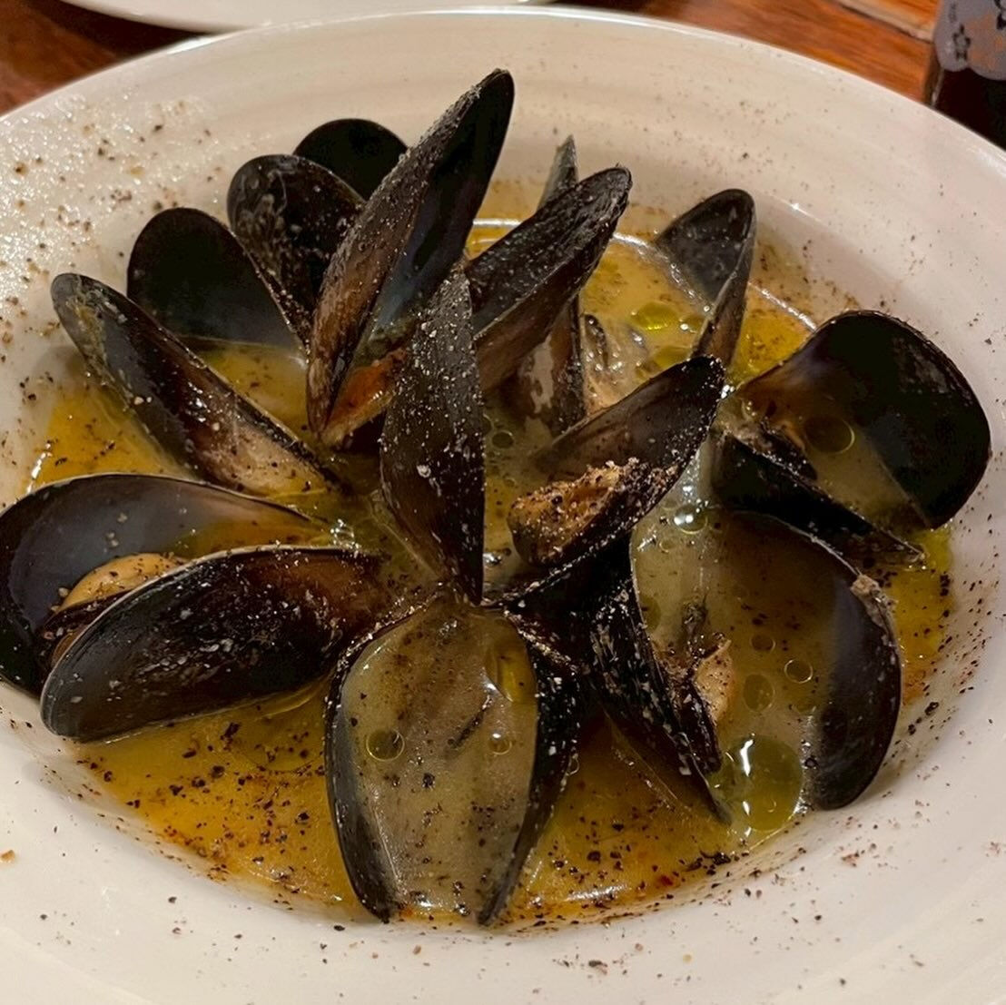Cozze pepato.ムール貝の白ワイン蒸し　黒胡椒風味