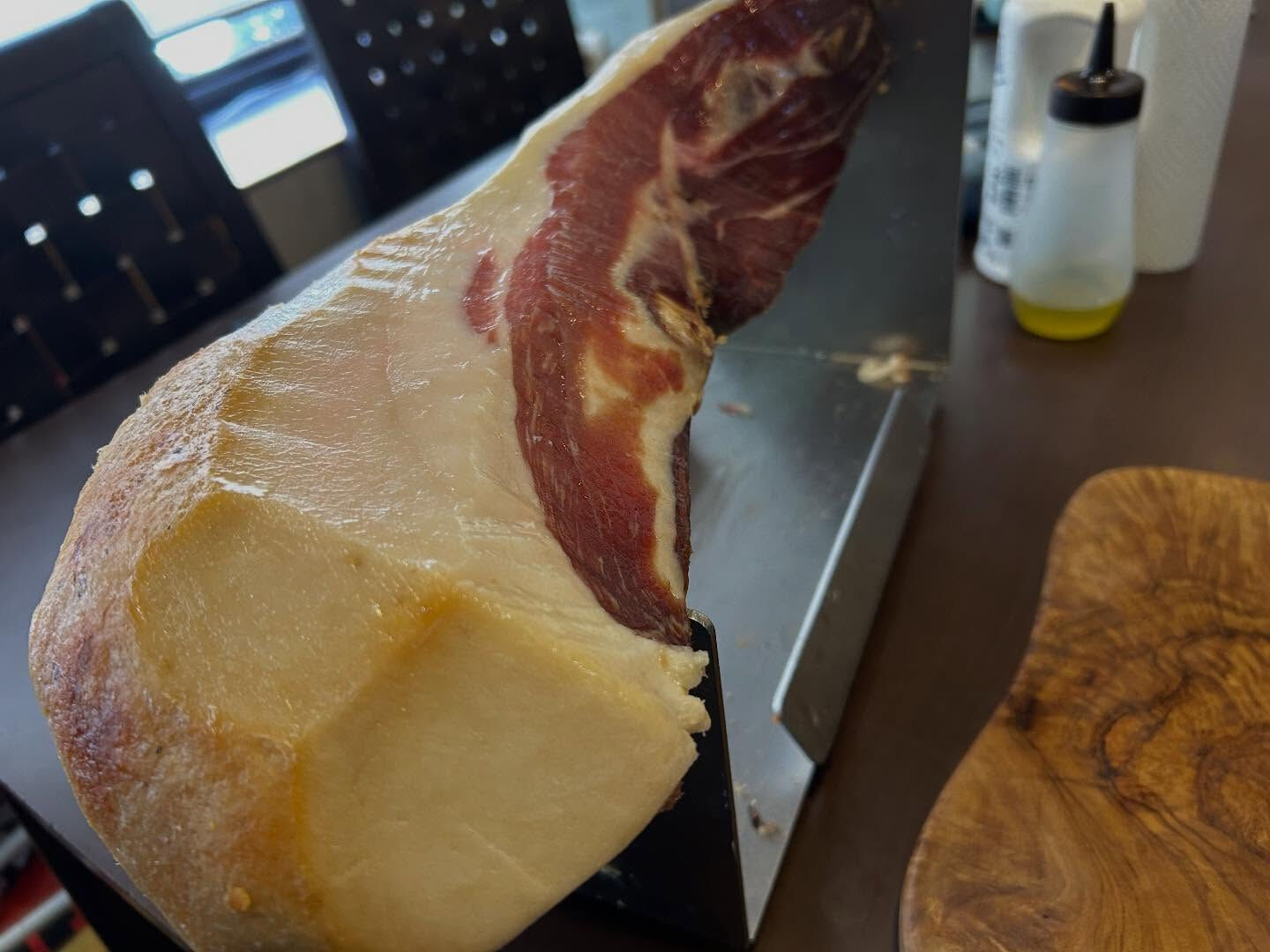 昨日は、店の営業をお休みし、秋田で生ハム作りをされていらっし