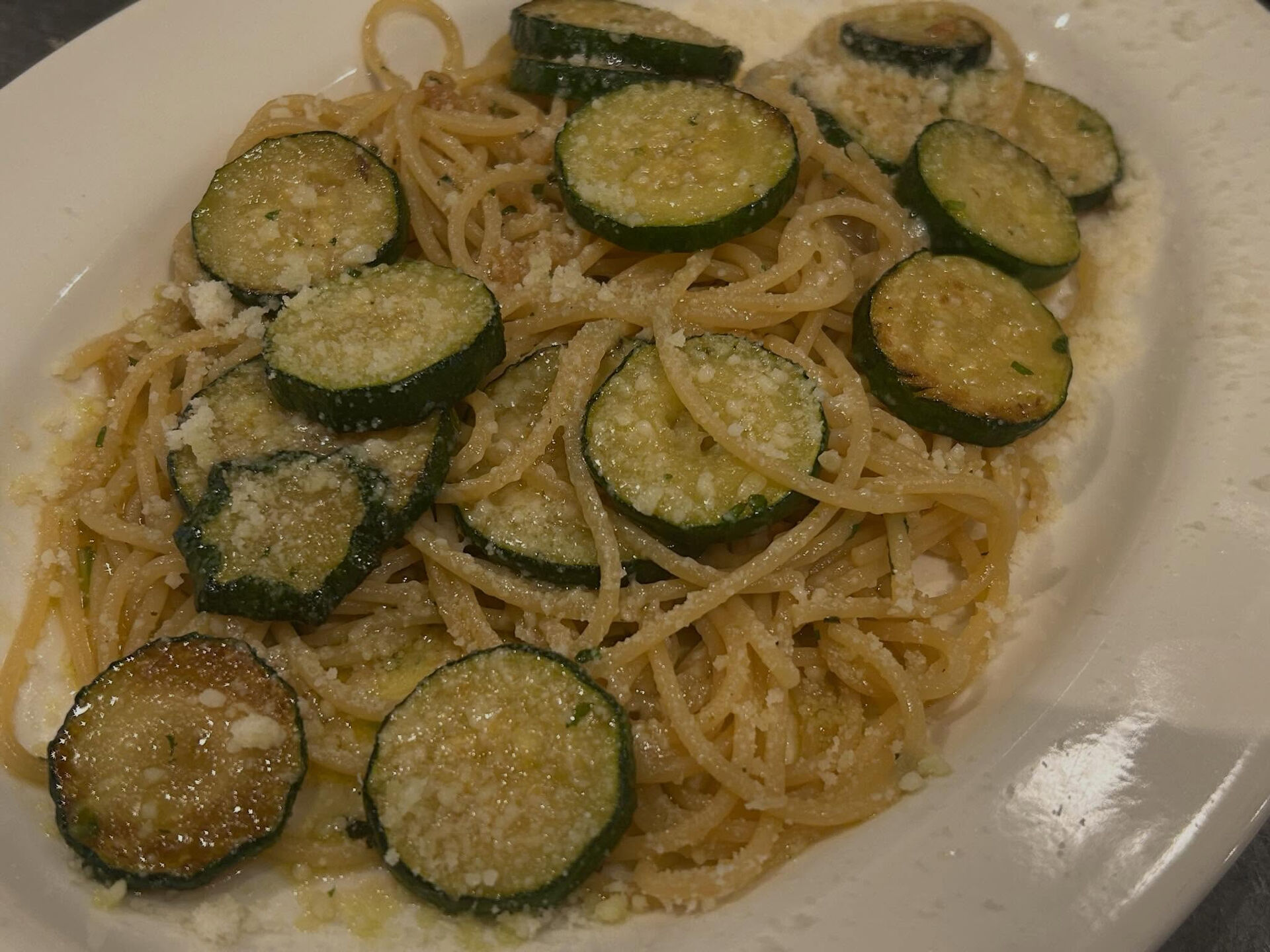 Spaghetti con zucchine e menta